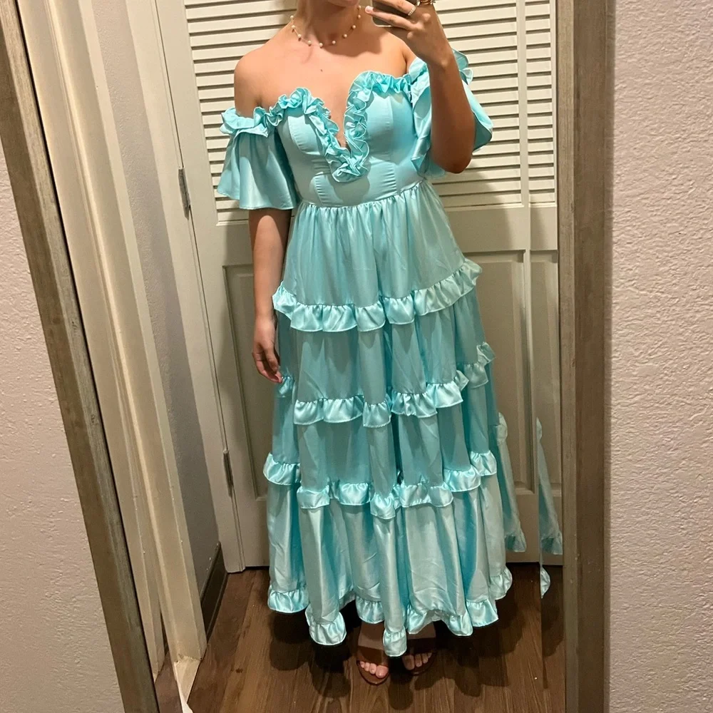 Ruffle dress - Picture 1 of 3
